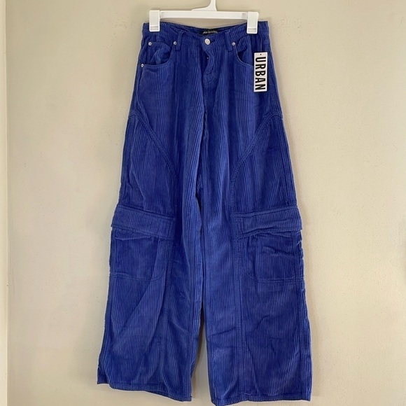 NWT. URBAN OUTERFITTERS 24 Carpenter Low-Rise Baggy Corduroy Pants. - Picture 2 of 15